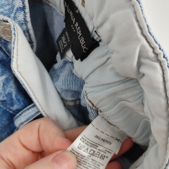 Banana Republic | high waisted shorts - Picture 4 of 4